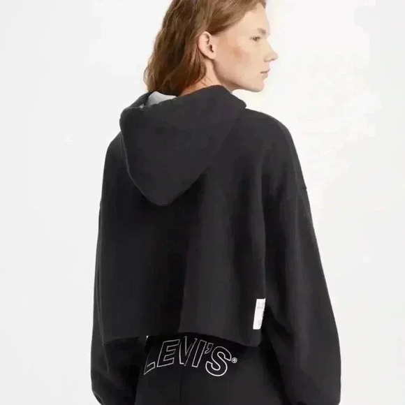 Levi’s Graphic Women’s Cropped Hooded Sweatshirt Size M Black - Picture 2 of 6